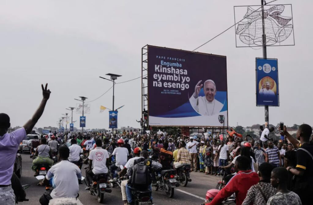 Una multitud se acercó a escuchar el discurso del Papa Francisco en RD Congo.
