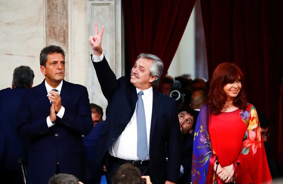 Alberto Fernández, junto a Sergio Massa y Cristina Fernández de Kirchner, tras su discurso en el Congreso del 1 de marzo de 2020.