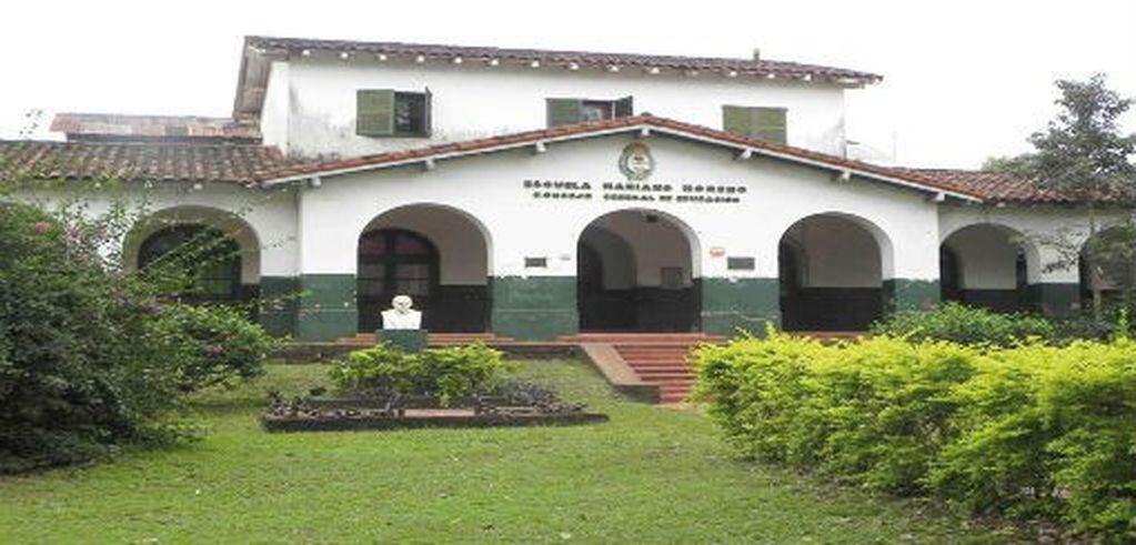 Escuela de Frontera 615 diseñada por Bustillo en su estilo Colonial Misionero. (Municipalidad de Iguazú)