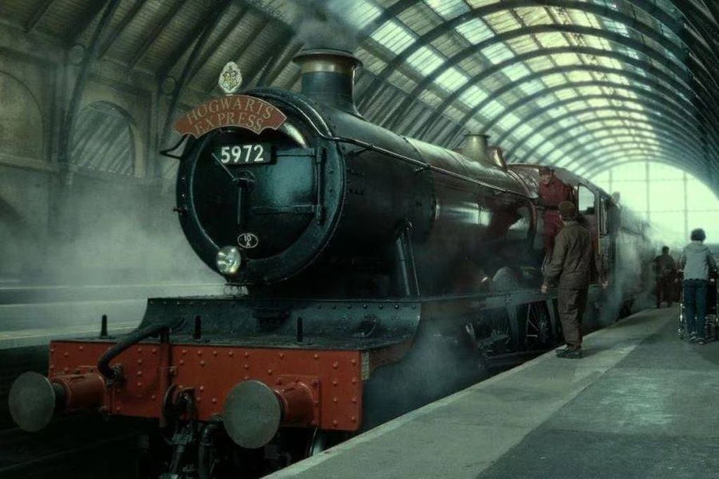 El 1 de septiembre se conmemora el momento en que Harry Potter toma el expreso en el andén 9 y ¾ en la estación King´s Cross para ir por primera vez a Hogwarts.