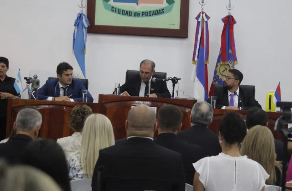 Stelatto habló ante los concejales y lo acompañó el gobernador de Misiones, Oscar Herrera Ahuad.