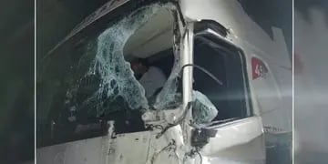 Santo Pipó: ebrio, robó un camión y luego lo chocó