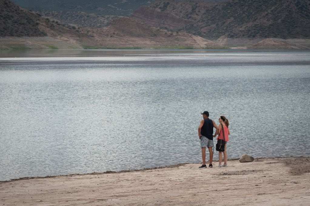 Crisis Hídrica
Por la sequía, la falta de nevadas y lluvia el Dique Potrerillos en la provincia de Mendoza se encuentra al 60% de su capacidad máxima
Foto: Ignacio Blanco / Los Andes 