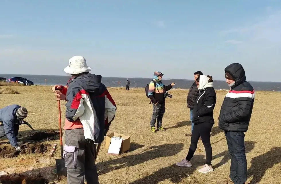 Las tareas de campo se iniciaron en la zona de la laguna de Melincué, donde el trabajo se enfoca en la costa durante esta primera instancia.