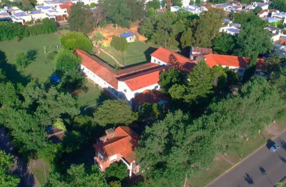 Antigua casona del otrora Instituto Isabel La Católica - La Plata (web)