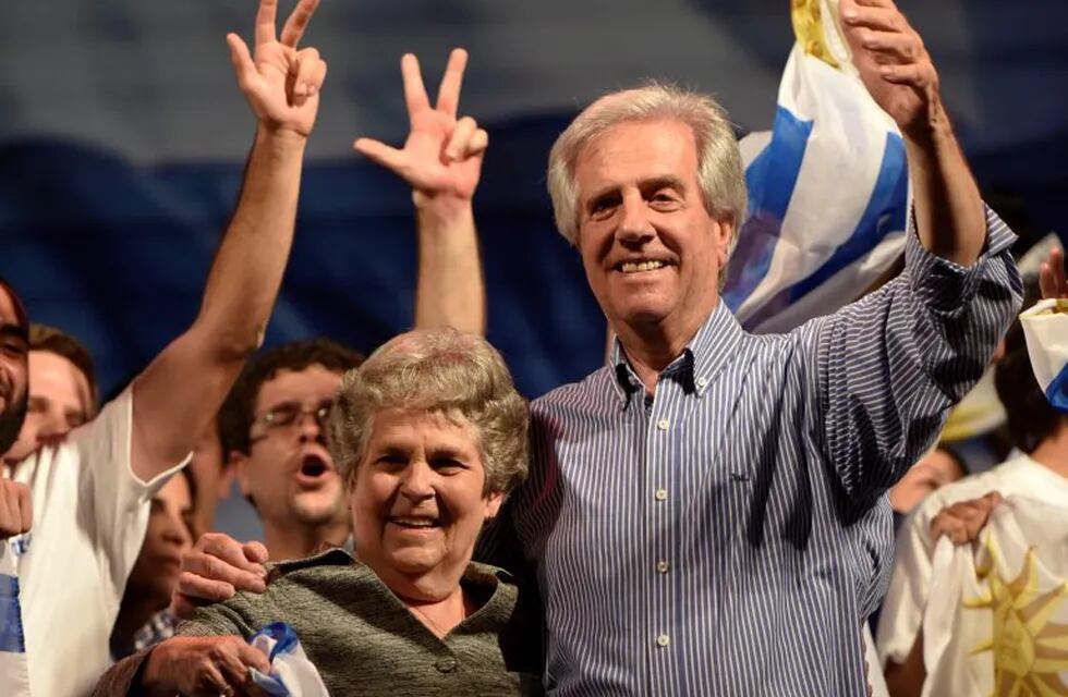 Tabaré Vézquez junto a Maria Auxiliadora Delgado (Foto: Matilde Campodonico/AP)