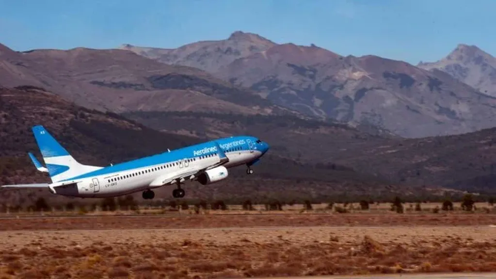 Aerolíneas Argentinas lanzó pasajes con hasta 12 cuotas para volar por Argentina.