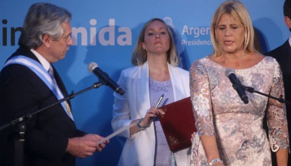 La ministra de Justicia Marcela Losardo prestando juramento (Foto: web)