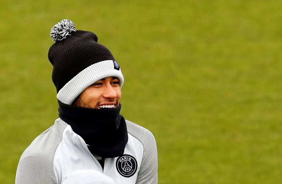 Neymar no será intervenido por su lesión de tobillo. EFE/ Etienne Laurent