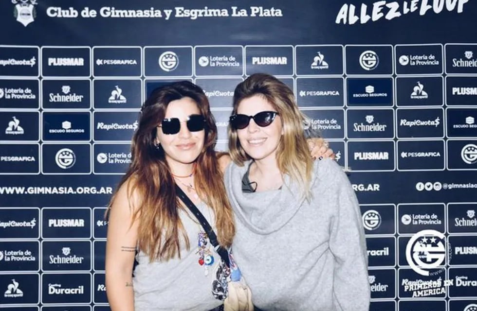 Dalma y Giannina en el estadio de Gimnasia (Foto:LaGaceta)