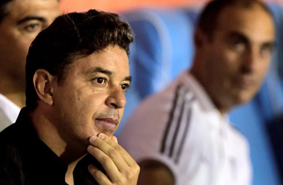 River Plate's coach Marcelo Gallardo gestures during their Superliga football match against Atletico Tucuman, at the Jose Fierro stadium in Tucuman, Argentina on March 7, 2020. (Photo by Walter Monteros / AFP)