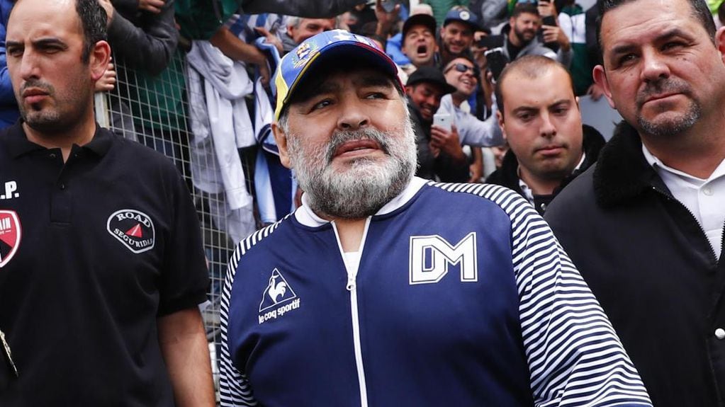 Diego Armando Maradona, en una de sus últimas apariciones públicas como director técnico de Gimnasia y Esgrima La Plata.