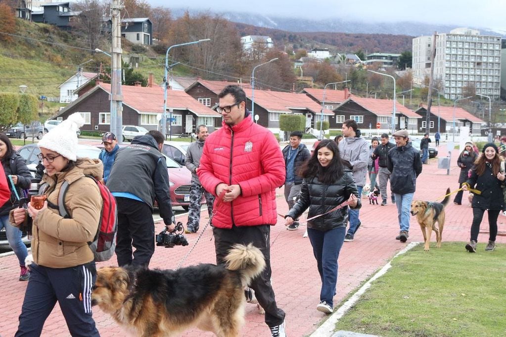 Gran participación de la “caninata” en Ushuaia