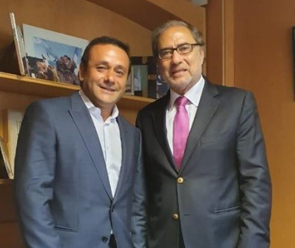 Herrera Ahuad y el embajador Jorge Argüello. (Twitter)