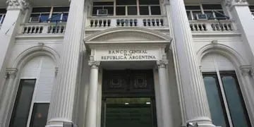 El Banco Central autorizó a las entidades financieras a aumentar las comisiones.