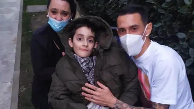 Ángel Di María recibió a un niño cuadripléjico