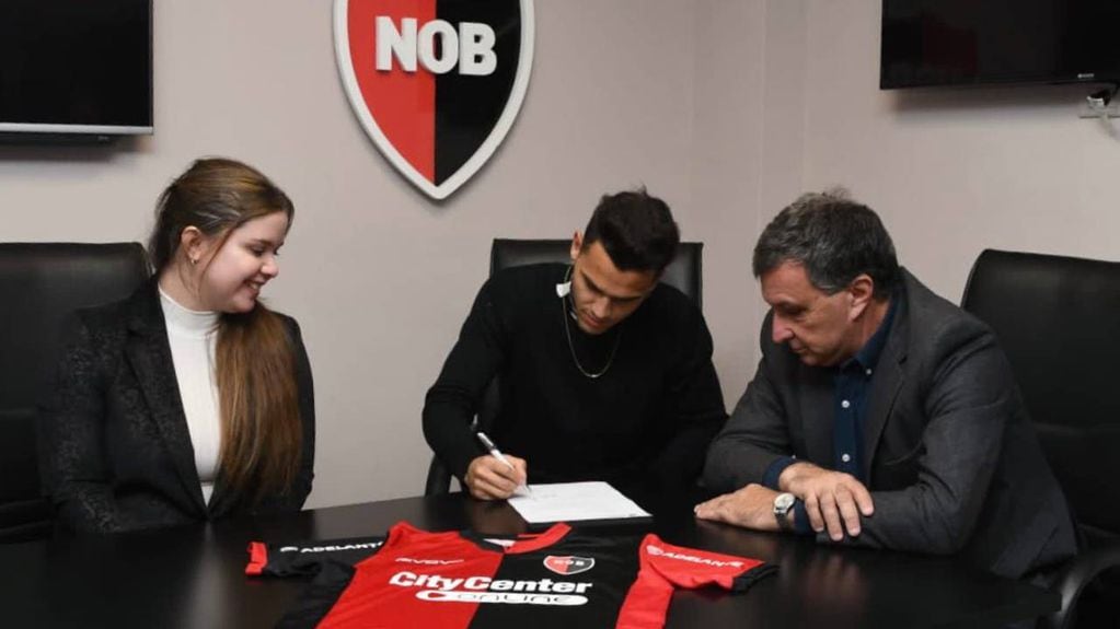Cristian Ferreira firmó contrato con Newell's