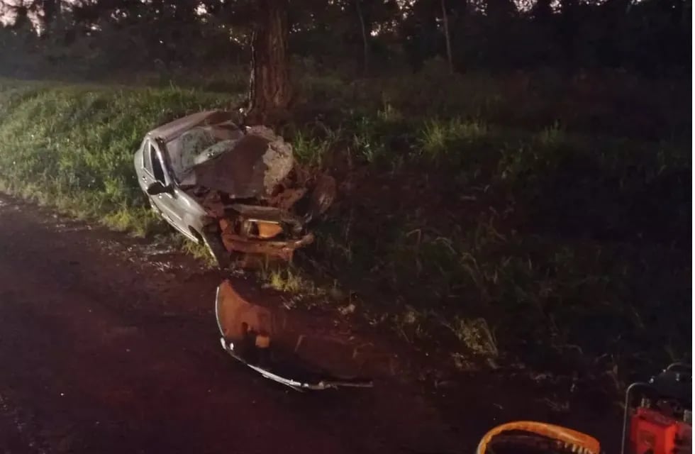 Colonia Mado: automovilista falleció tras impactar de frente contra un camión.