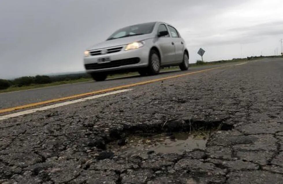 Calamitoso estado de la Autopista Rosario - Córdoba