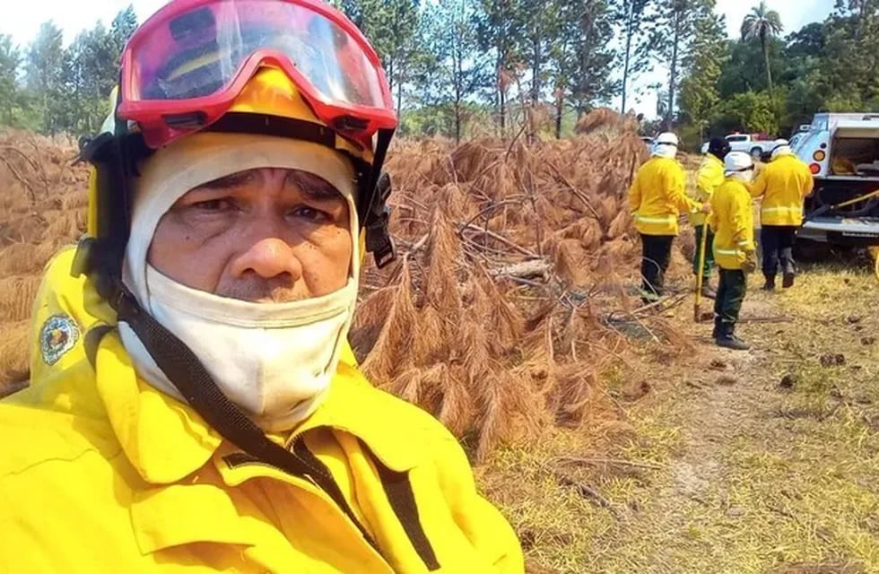 Marcelo Salinas, el bombero de Corrientes que estuvo a punto de morir mientras combatía los incendios.
