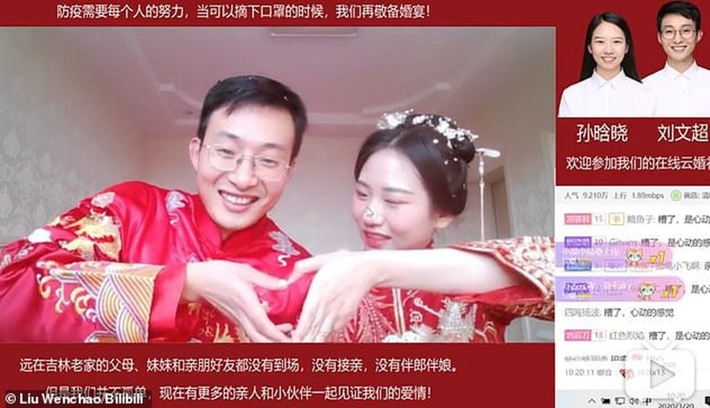 Una pareja china se casó y lo transmitió de manera virtual.