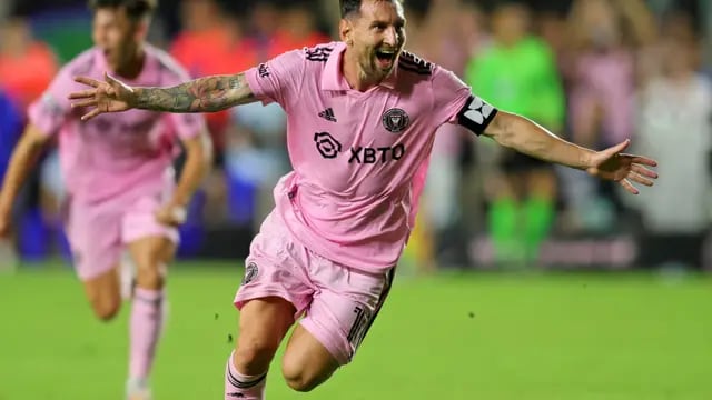 Un futbolista nacido en Córdoba será rival de Messi en semifinales de la League Cup.