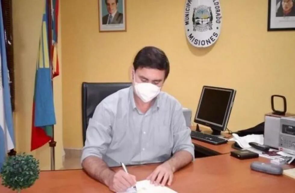 Martínez firmó la resolución que pone en vigencia el nuevo protocolo santario.