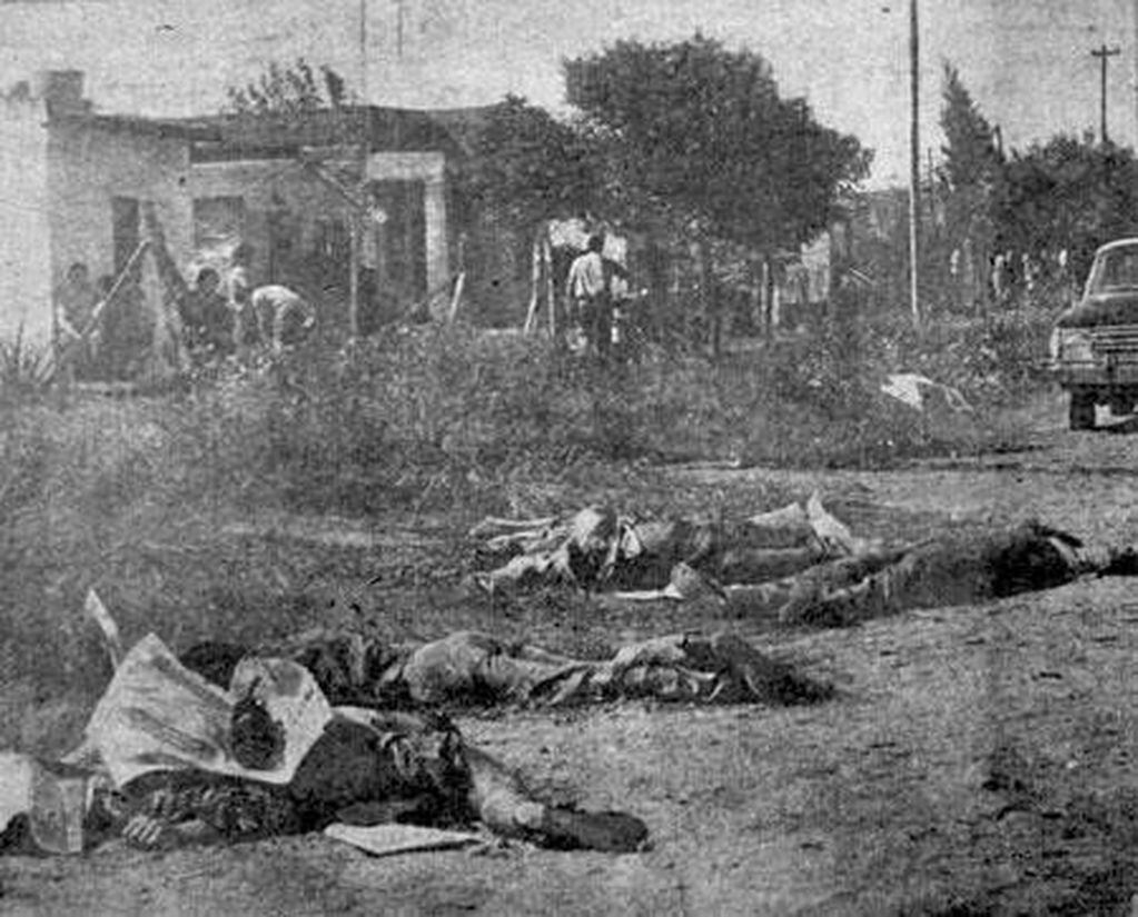 Los cuerpos de los aborígenes se encontraban al costado de los caminos.
