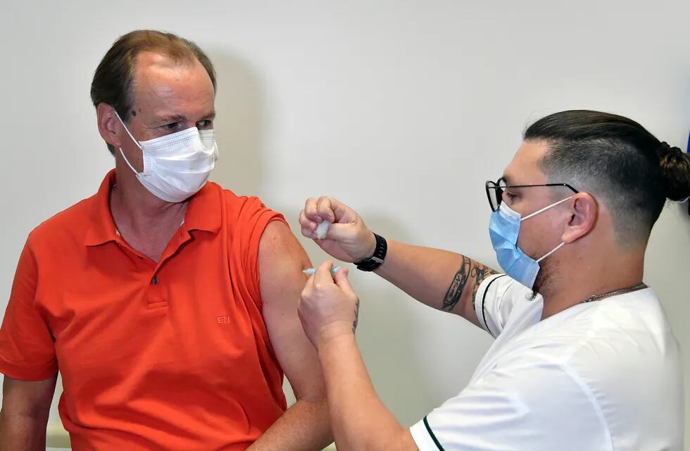 Gustavo Bordet recibió la vacuna contra el coronavirus