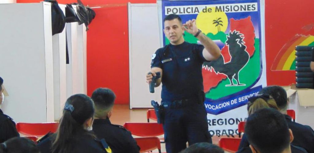 Agentes de la Unidad Regional III de Eldorado recibieron 39 armas reglamentarias