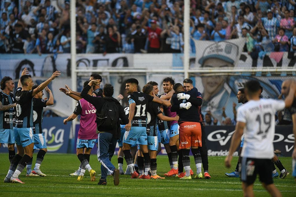 Racing se impuso 1-0 ante Deportivo Riestra por la Primera Nacional ( Ramiro Pereyra /La Voz )