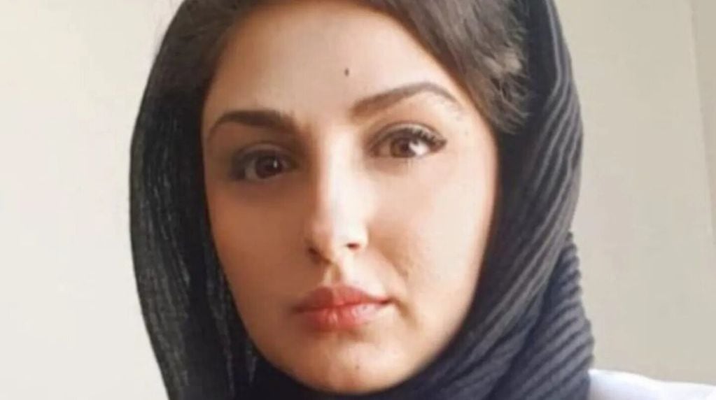 Aseguran que la médica Aida Rostami fue torturada y asesinada por la policía iráni.