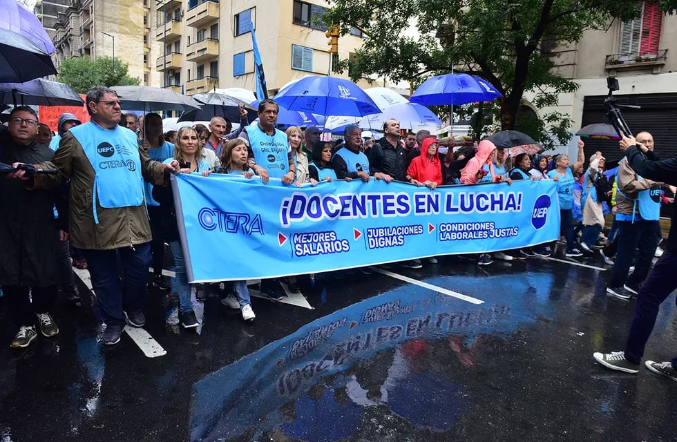 Los docentes no aceptaron el ofrecimiento del Gobierno de Córdoba y anunciaron el paro. Ahora, acatarán la conciliación.