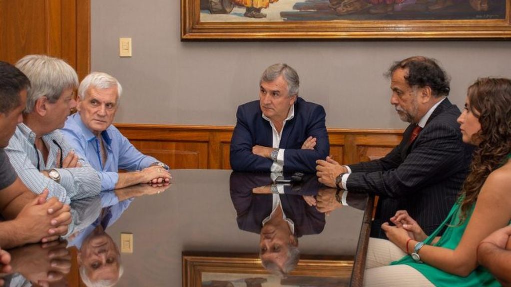 El gobernador Gerardo Morales y el ministro de Trabajo y Empleo, Normando Álvarez García, en reunión con el secretario General de la Unión Obrera Metalúrgica (UOM), Antonio Caló, y demás dirigentes.