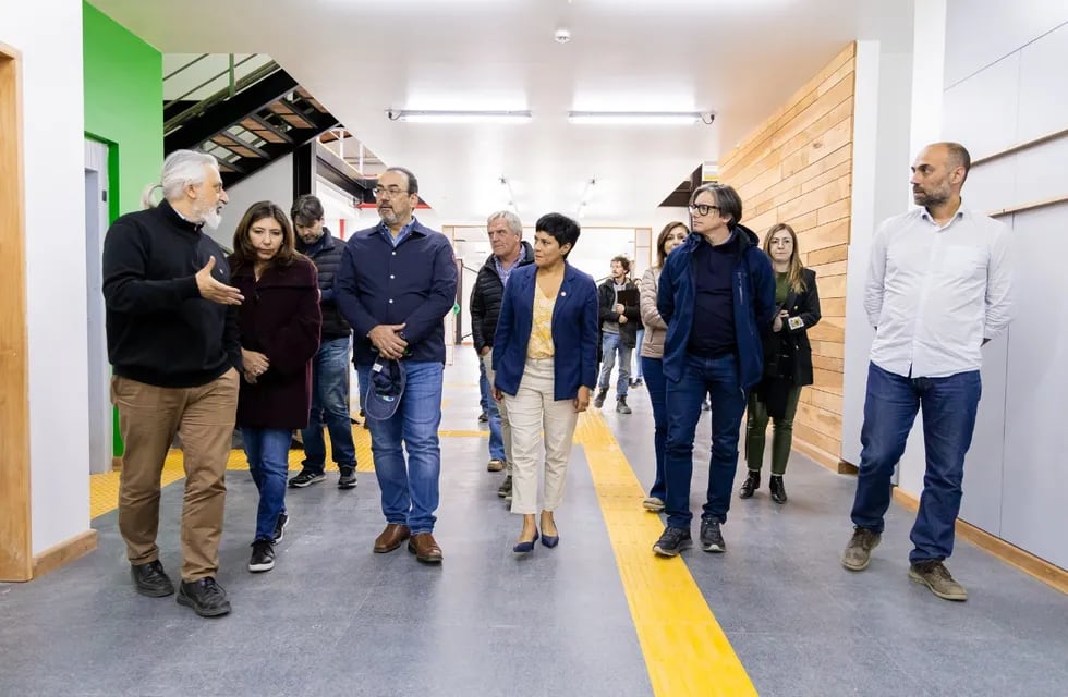 Analía Cubino realizó la recorrida final en la obra de la sede de la UNTDF en la ciudad de Ushuaia.