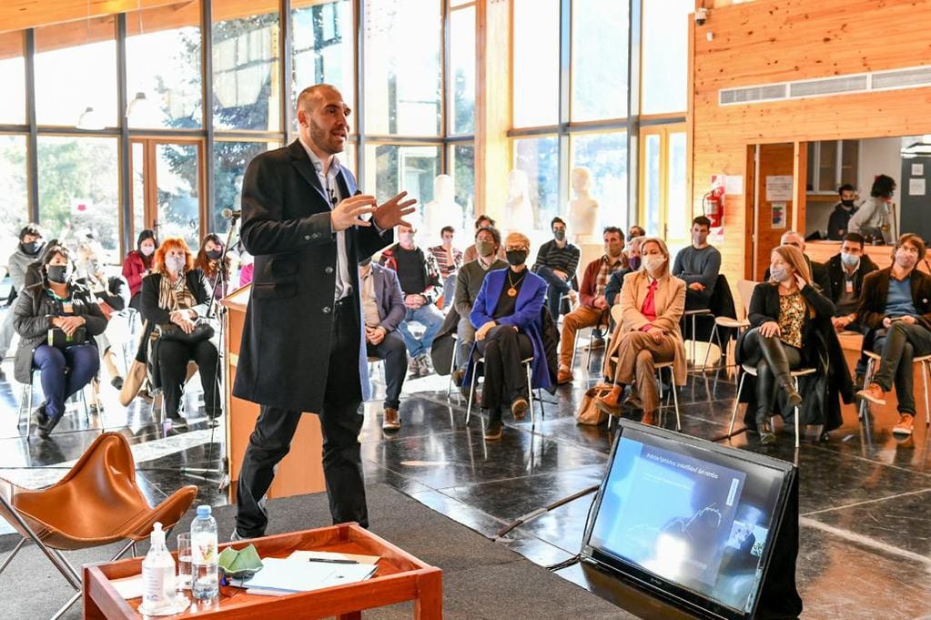 Martín Guzmán disertó en el Instituto Balseiro. (Foto: Ministerio de Economía)