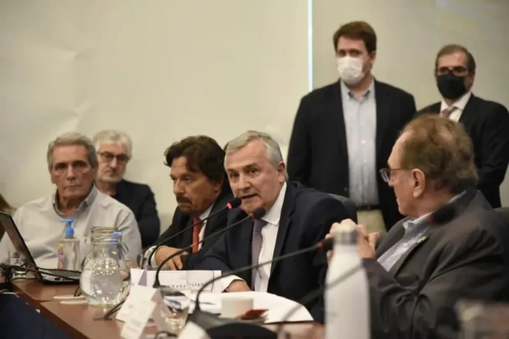 Morales se mostró confiado en que "de este debate surgirán los mecanismos para que Argentina tenga ley y aprobación del acuerdo con el FMI, evitando el default y complicaciones mayores en la economía".