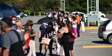 Personas se presentaron a vacunarse sin turno en Córdoba