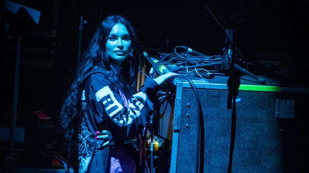 Megan Fox detrás del escenario en el Lollapalooza Argentina 2022