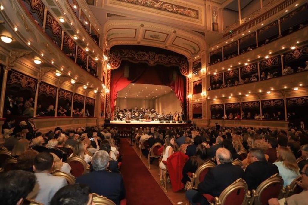 Así fue la reinauguración de la restauración del Teatro San Martín.