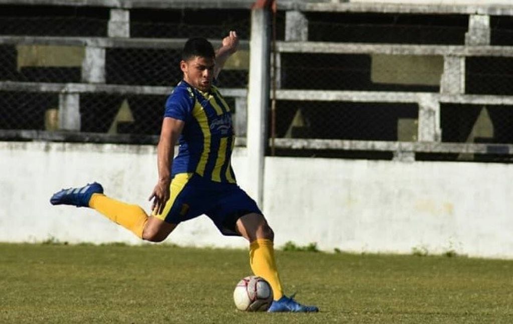 Con toda la fuerza y la técnica, Mitre se consagró finalista del Apertura de Posadas. Ahora juega con Sporting de Santo Pipó. (Liga Posadeña)