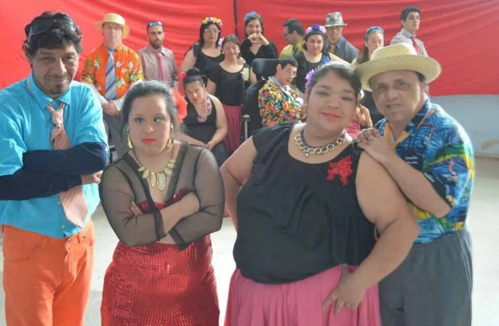 Los Chinajas Timbaleros estrenan nuevo tema antes del show en el Cine Teatro Monumental Sierras