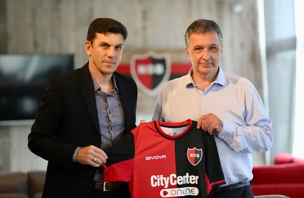 El presidente rojinegro Ignacio Astore recorrió las instalaciones del club con el nuevo director técnico.