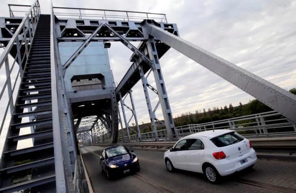 Este martes se interrumpirá el tránsito en el puente ferrocarretero de Viedma y Patagones