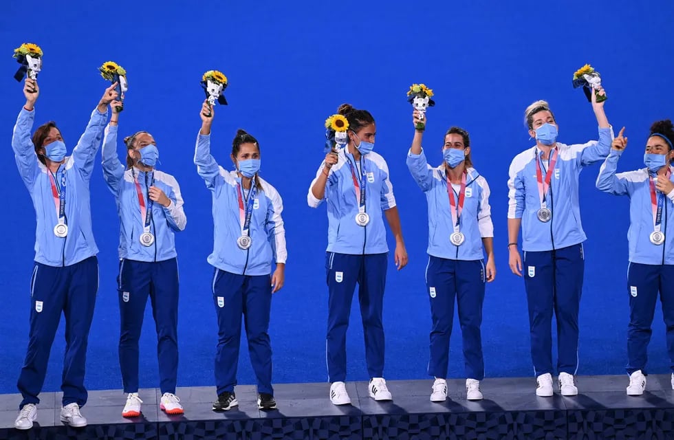 Las mejores fotos de la entrega de medallas de Las Leonas.