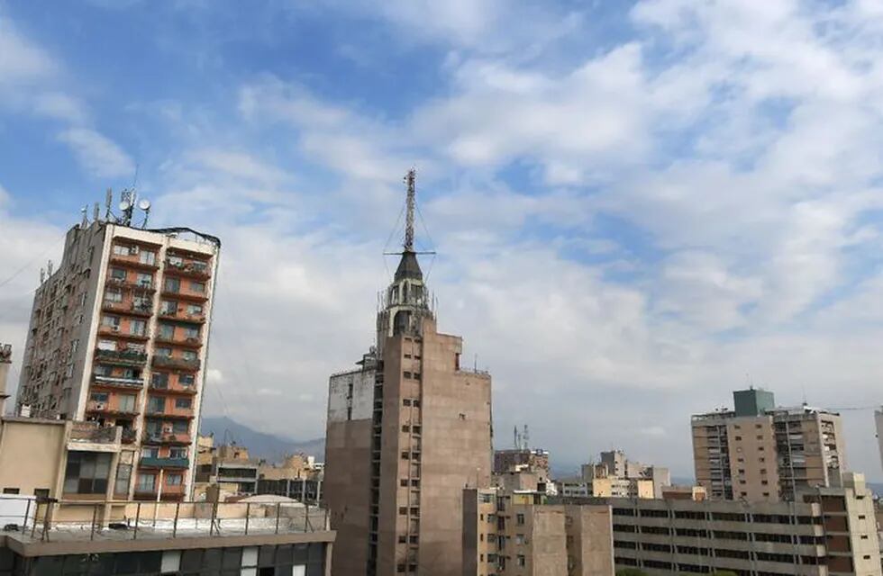 Se espera un día con poca nubosidad y descenso de la temperatura, además de vientos leves del noreste