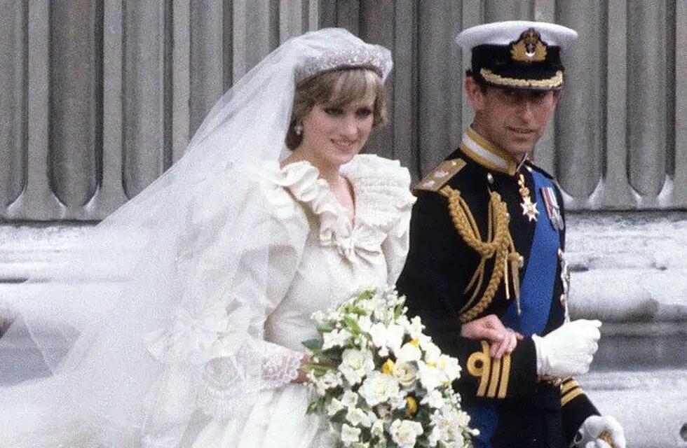 Cómo fue el casamiento de Lady Di y el Príncipe Carlos: el vestido y el ...