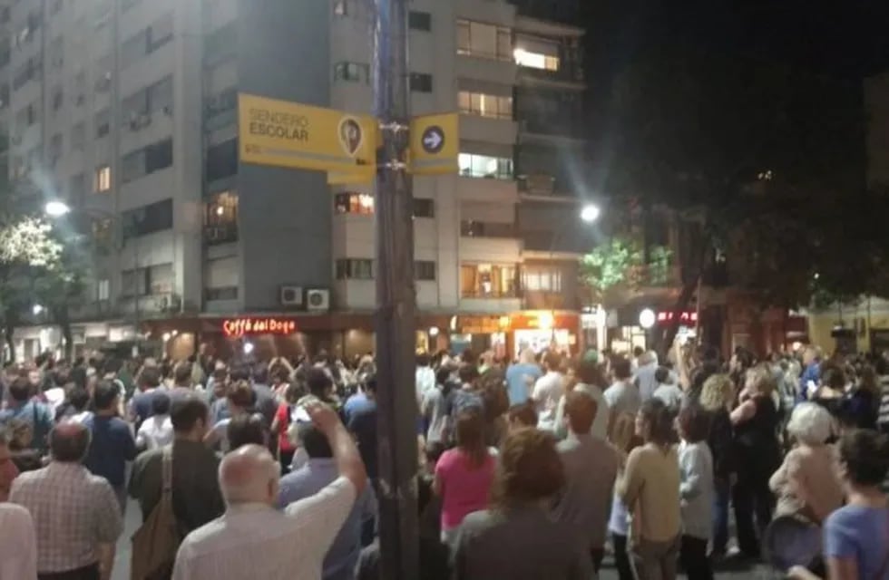 Manifestación Ángel Gallardo y Corrientes(@IvanSandler)