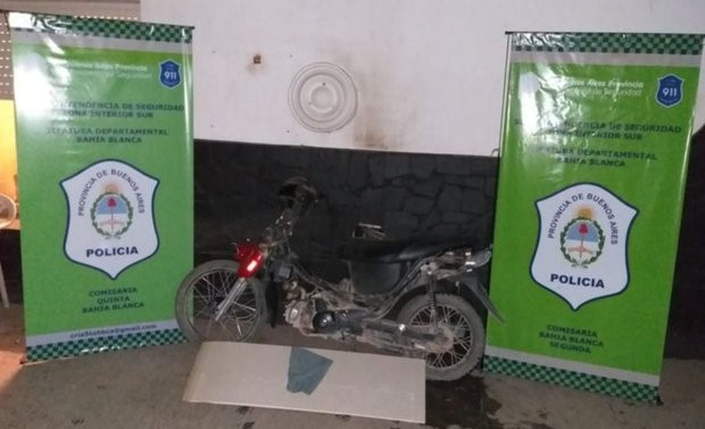 La motocicleta en la que huían los ladrones contaba con pedido de secuestro