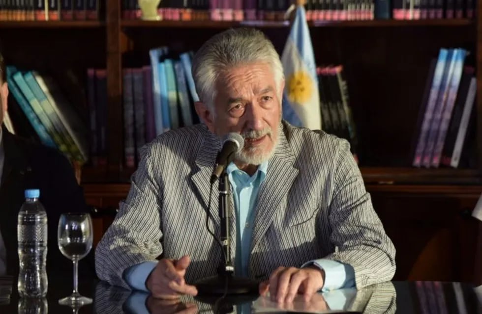 Alberto Rodríguez Saá en una conferencia de prensa por el Presupuesto 2019.